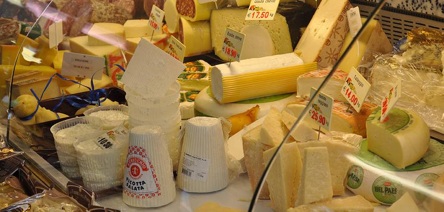 La Famille Joniaux de la Ferme de la Bruyère vend ses fromages artisanaux